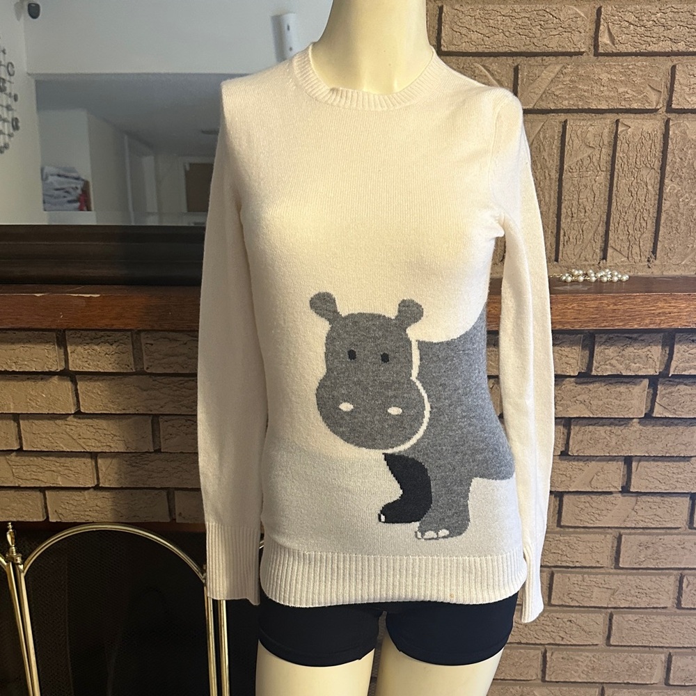 C3 cashmere 100% cashmere Charming Hippo Sweater - Cream and Gray